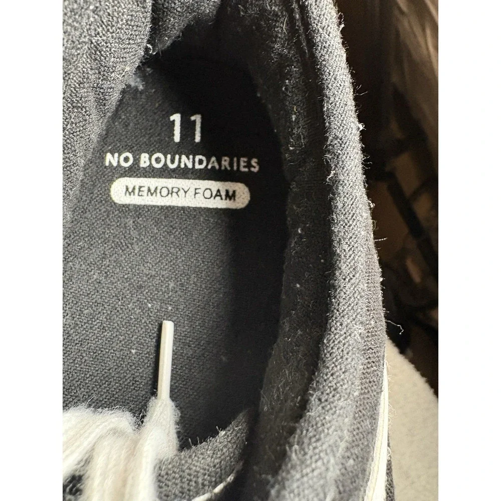 No Boundaries Black And White Skater Shoes Men's Size 11